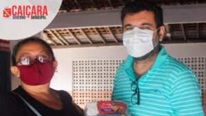 Prefeito Tarcísio Lopes se faz presente na entrega dos Kits de Alimentação Escolar