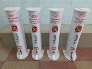 A Secretaria de Saúde irá instalar dispensadores de álcool em gel em locais de grande circulação de pessoas no Município